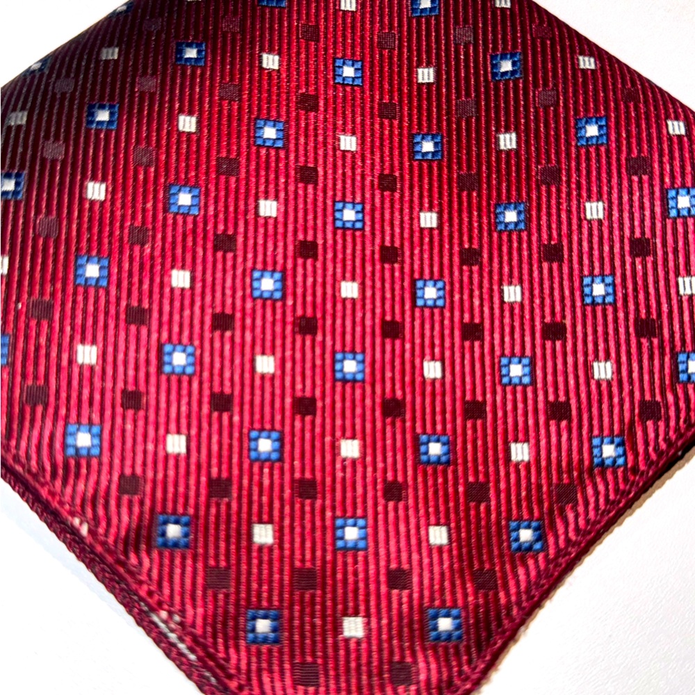 New without Tags. Pocket square and coordinating lapel pin.